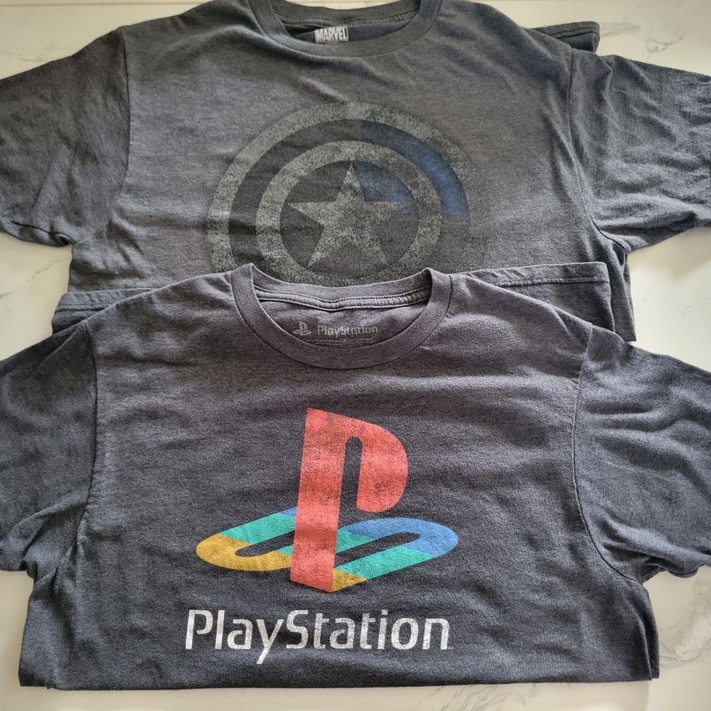 Bundle Two grey T-shirts featuring the iconic Captain America and Nintendo sz M